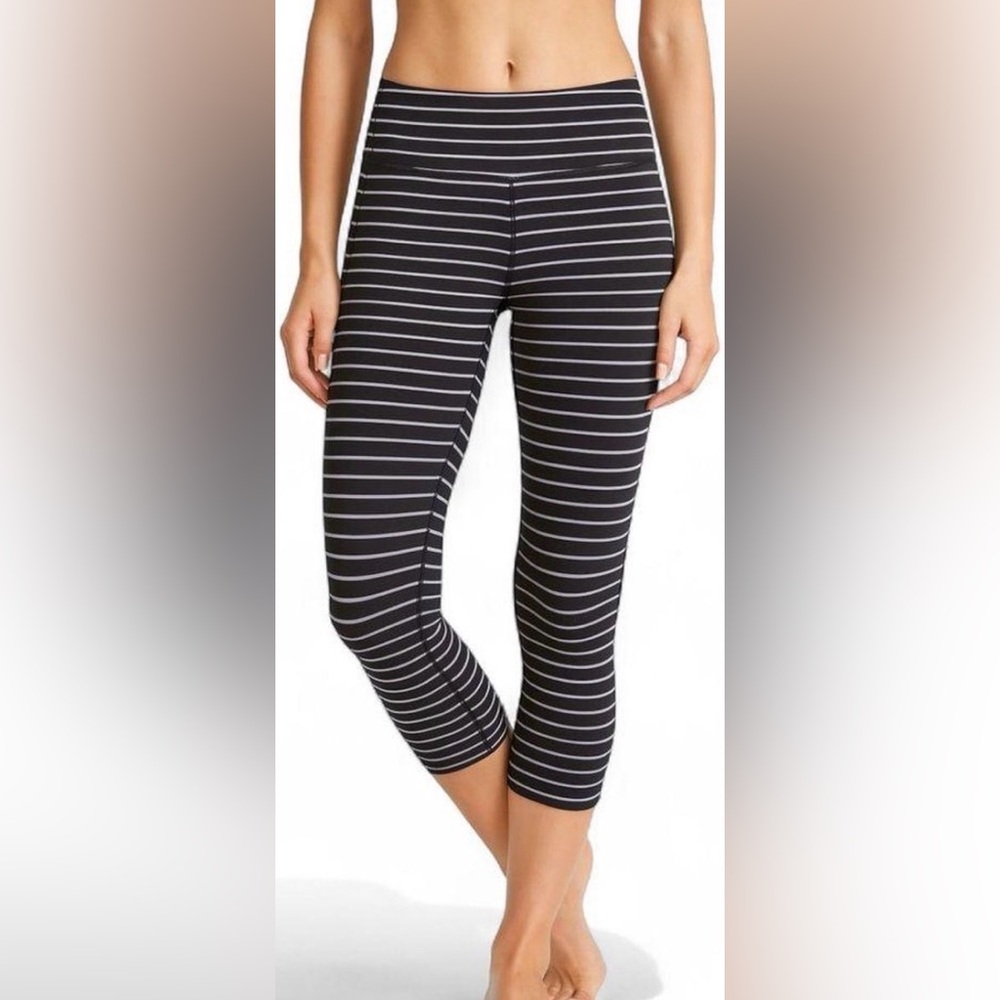 Athleta Black And Grey Chatarunga Striped Cropped Leggings Capris S